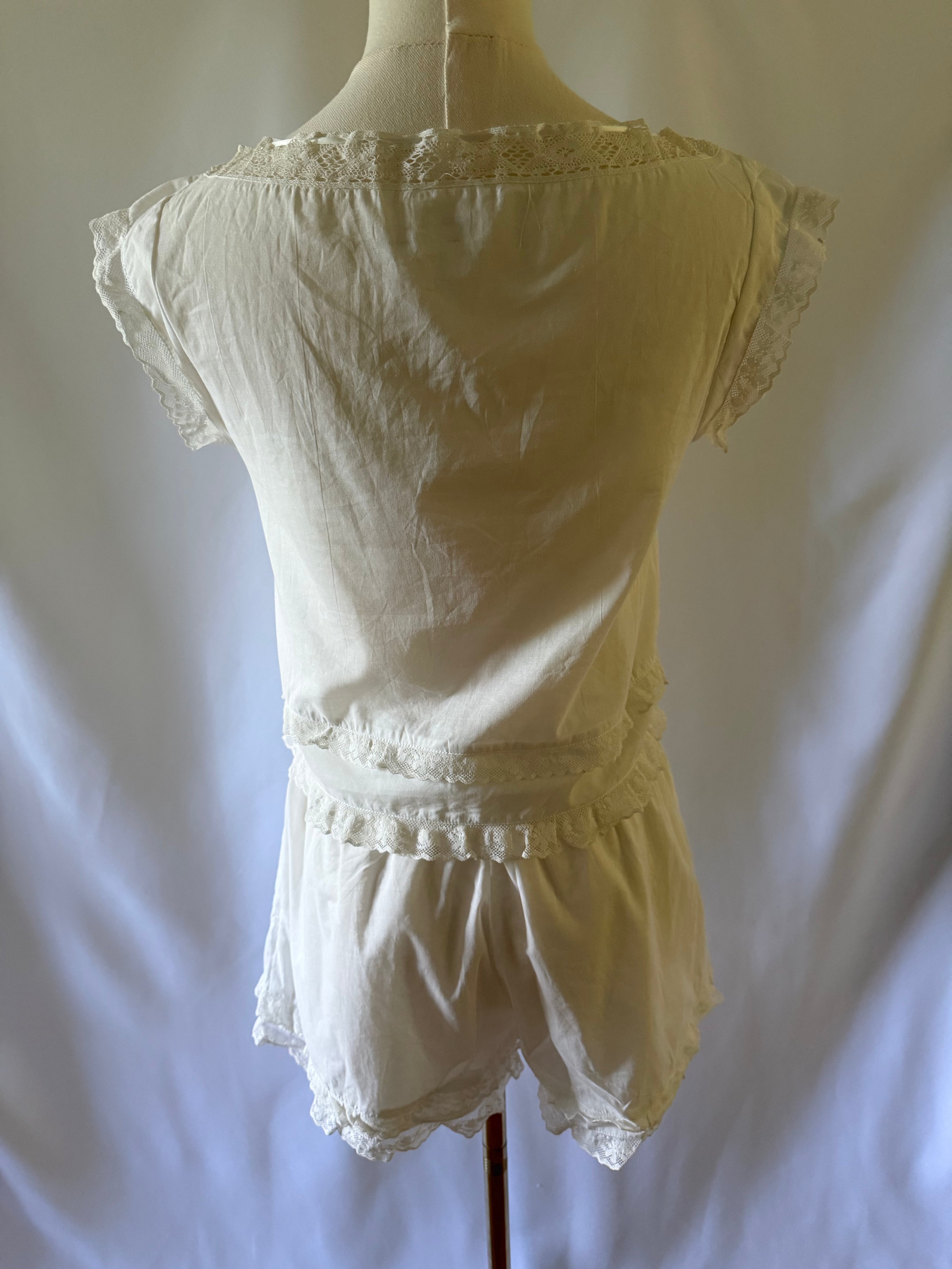Amaya White Cotton Set